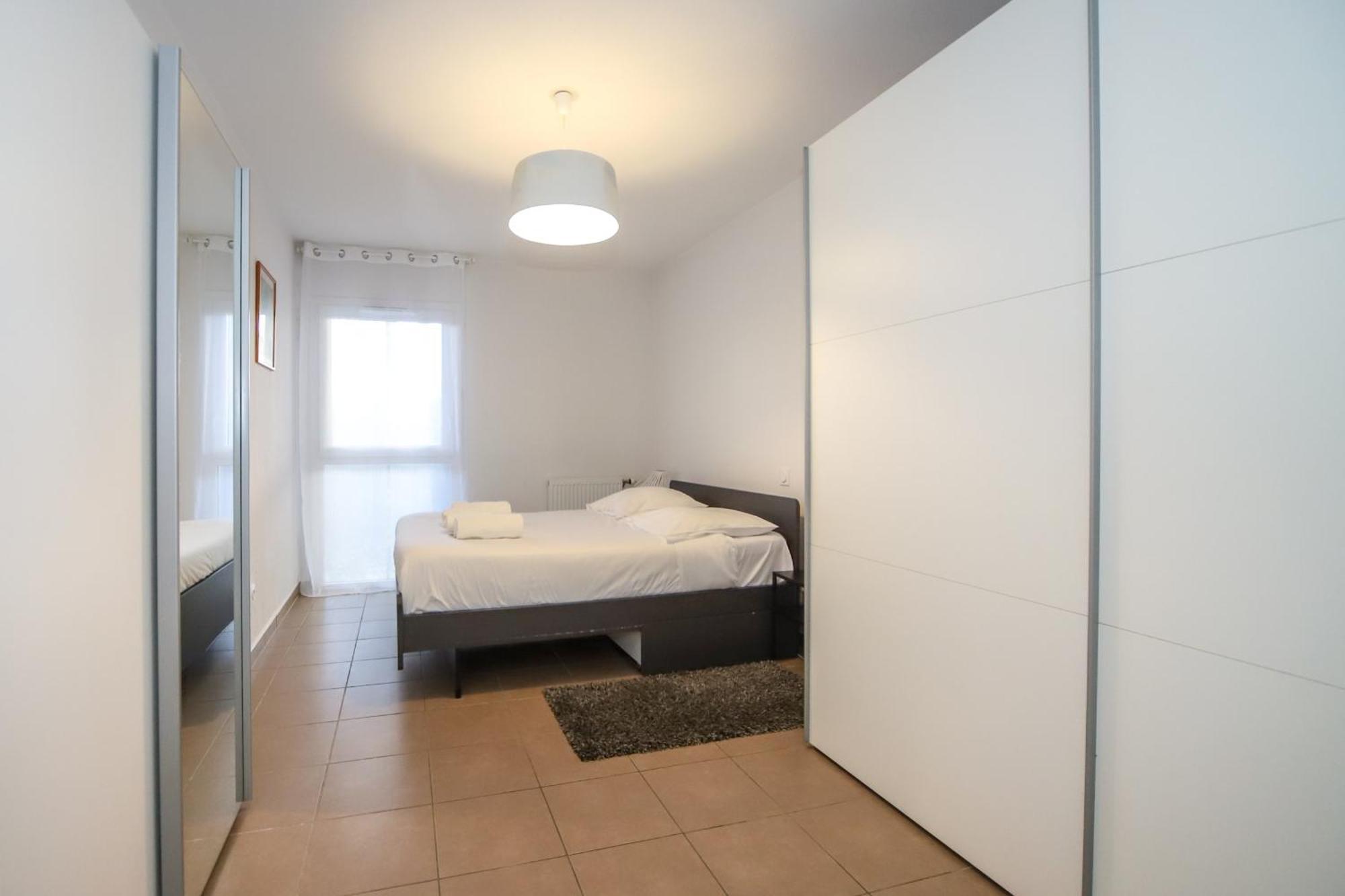 T2 Florescence Proche Montpellier Parking Castelnau-le-Lez Εξωτερικό φωτογραφία