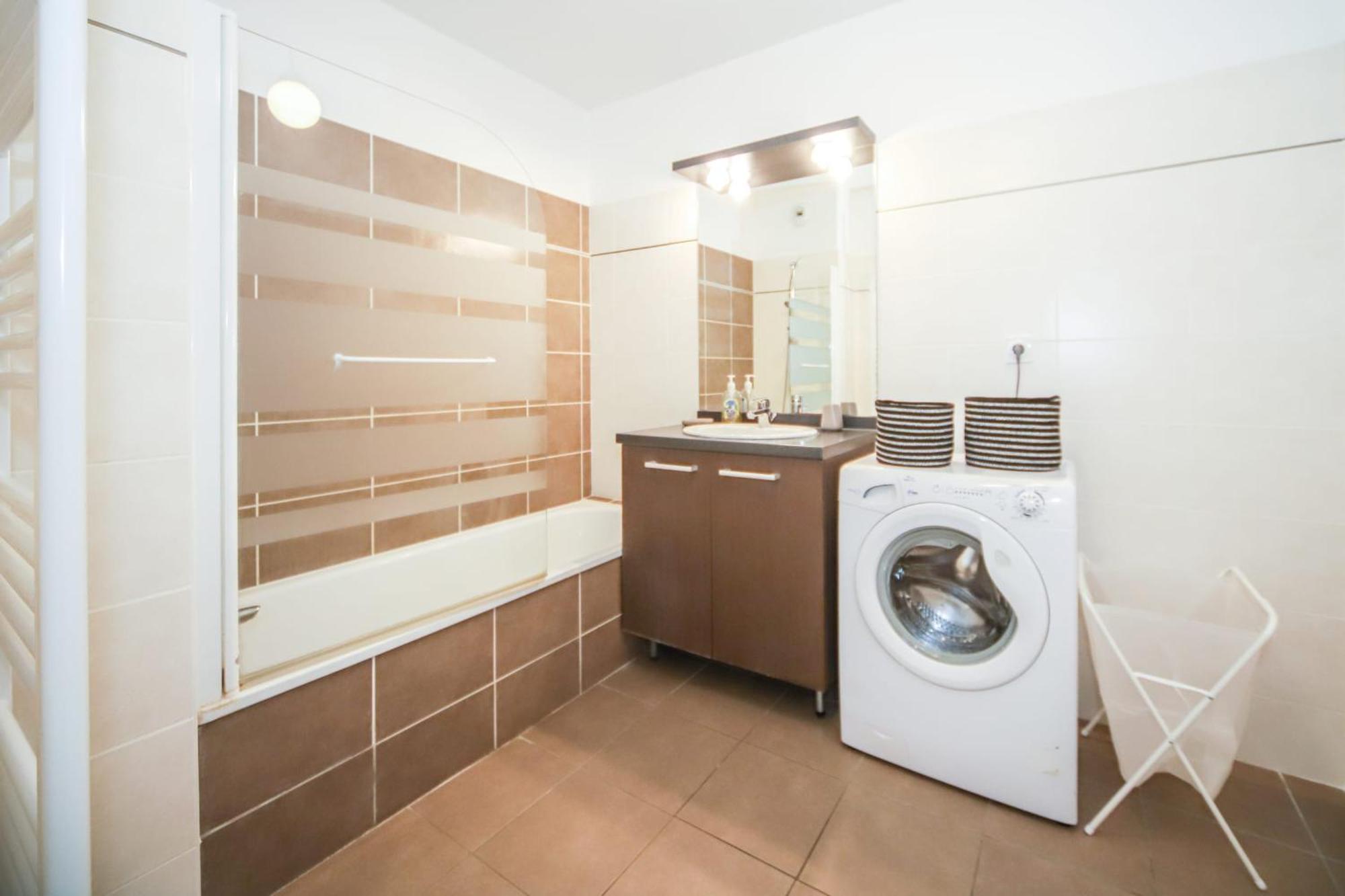 T2 Florescence Proche Montpellier Parking Castelnau-le-Lez Εξωτερικό φωτογραφία
