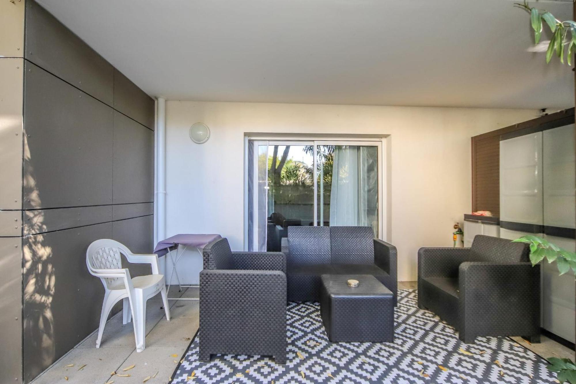 T2 Florescence Proche Montpellier Parking Castelnau-le-Lez Εξωτερικό φωτογραφία