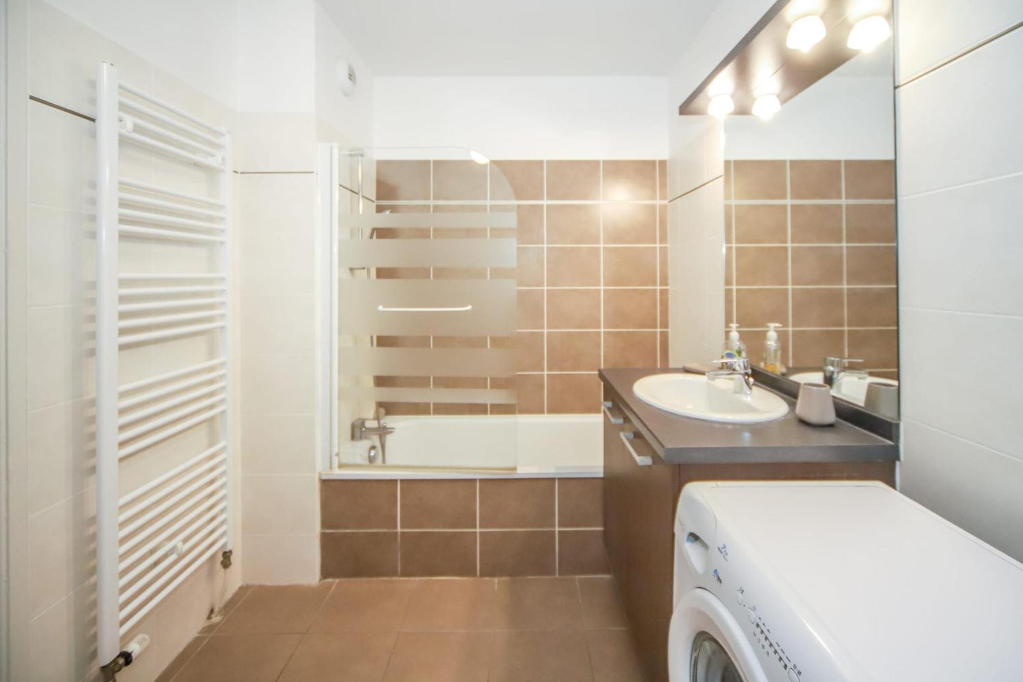 T2 Florescence Proche Montpellier Parking Castelnau-le-Lez Εξωτερικό φωτογραφία