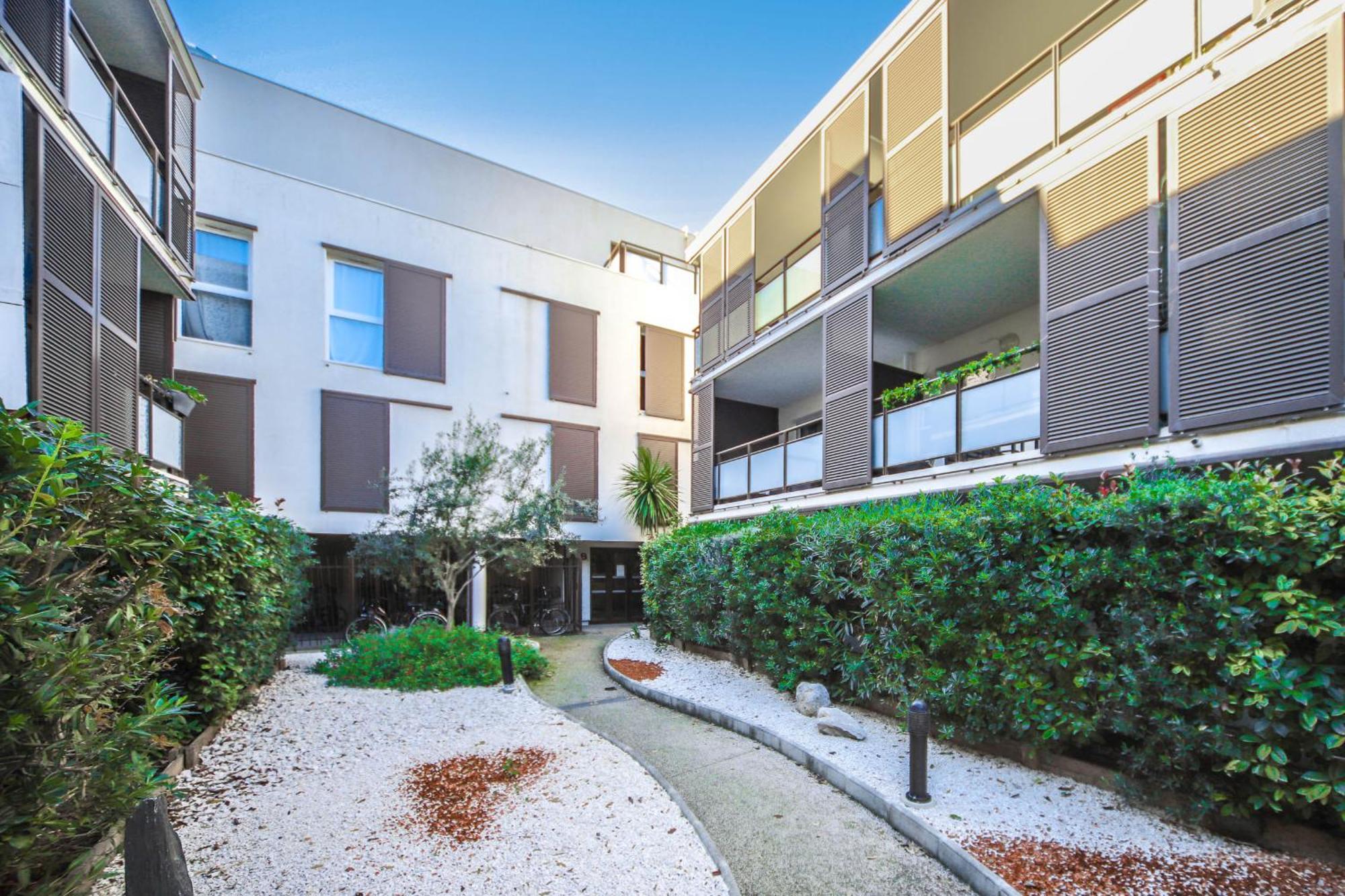 T2 Florescence Proche Montpellier Parking Castelnau-le-Lez Εξωτερικό φωτογραφία