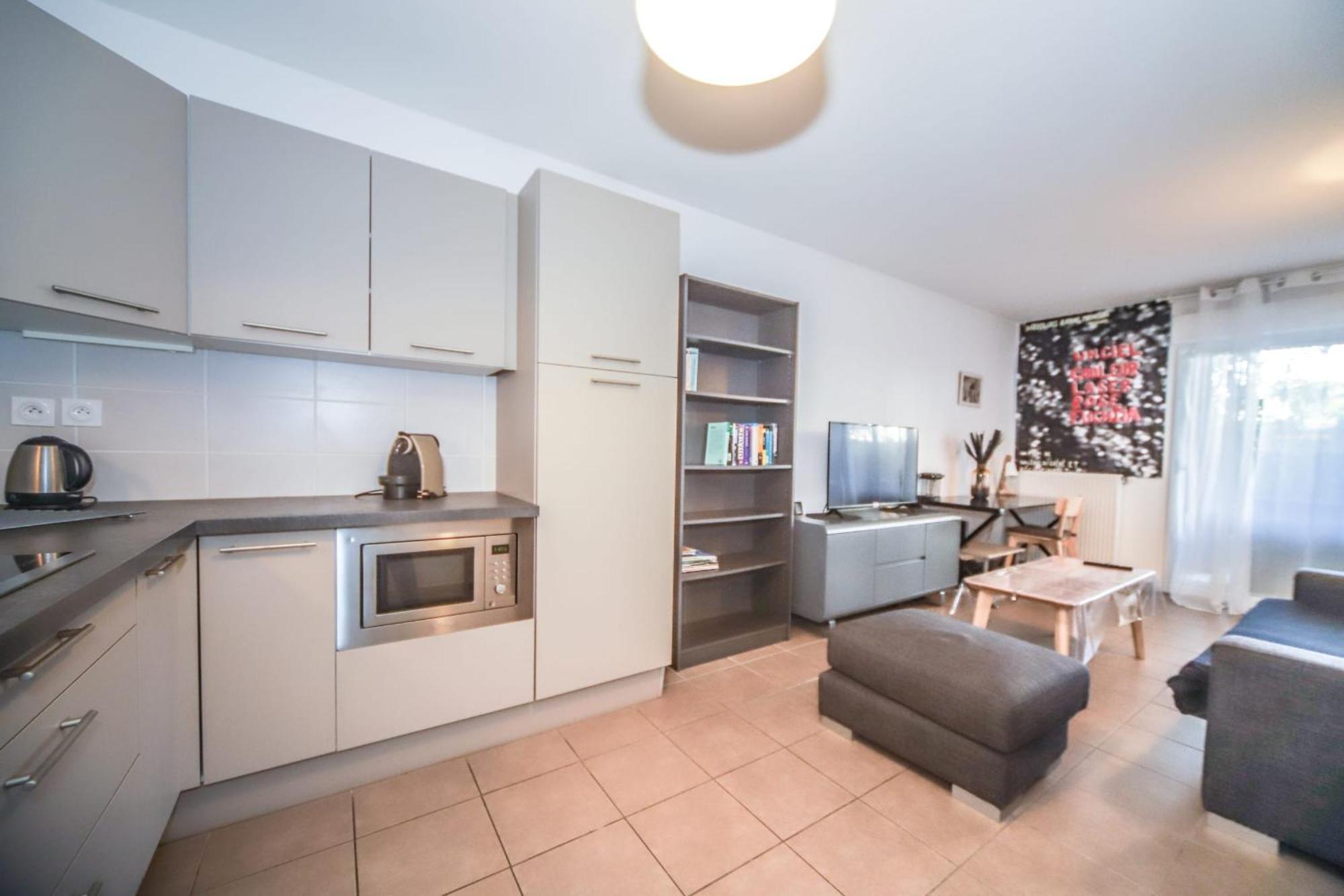 T2 Florescence Proche Montpellier Parking Castelnau-le-Lez Εξωτερικό φωτογραφία