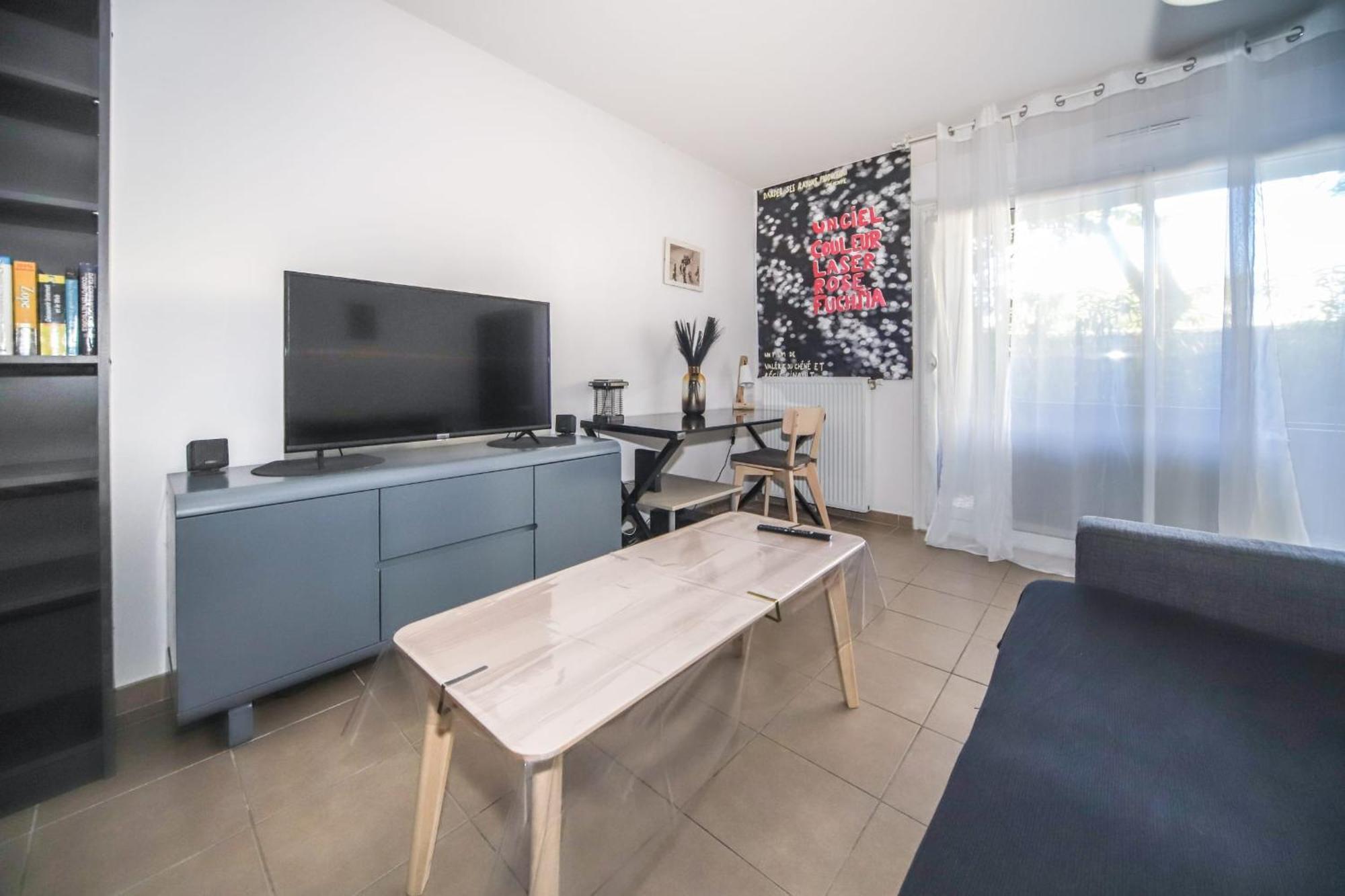 T2 Florescence Proche Montpellier Parking Castelnau-le-Lez Εξωτερικό φωτογραφία